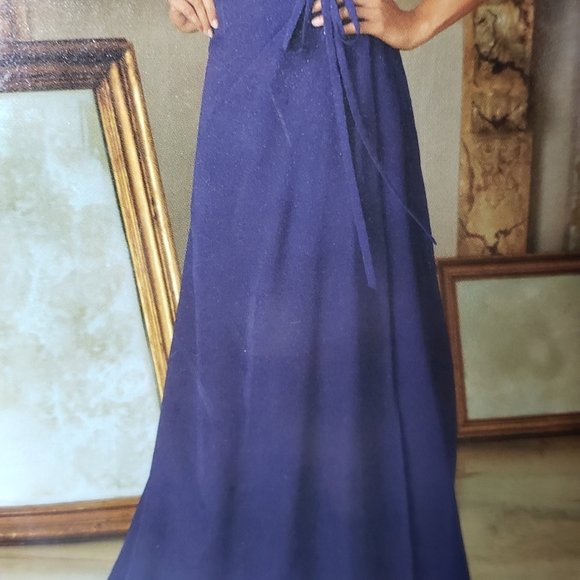 Beautiful Berry colored dress - ALL my closet is OBO to go!!!! - Picture 3 of 4